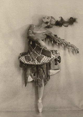 Photograph of Russian ballerina Alicia Nikitina dancing for the Ballets Russes