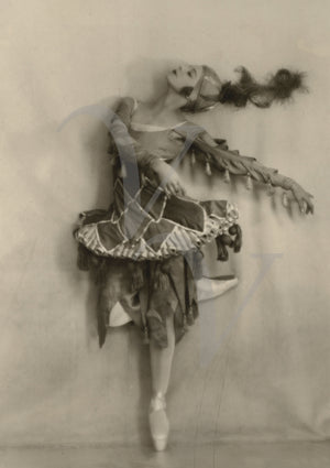 Photograph of Russian ballerina Alicia Nikitina of the Ballets Russes